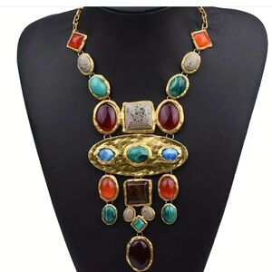 🩵 NEW bib style statement necklace 🩵